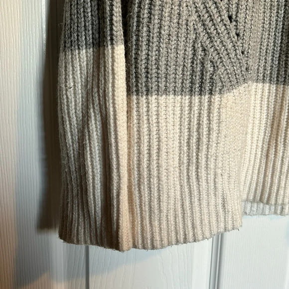 Lucky Brand women’s multi color knit sweater size XL - Picture 4 of 8